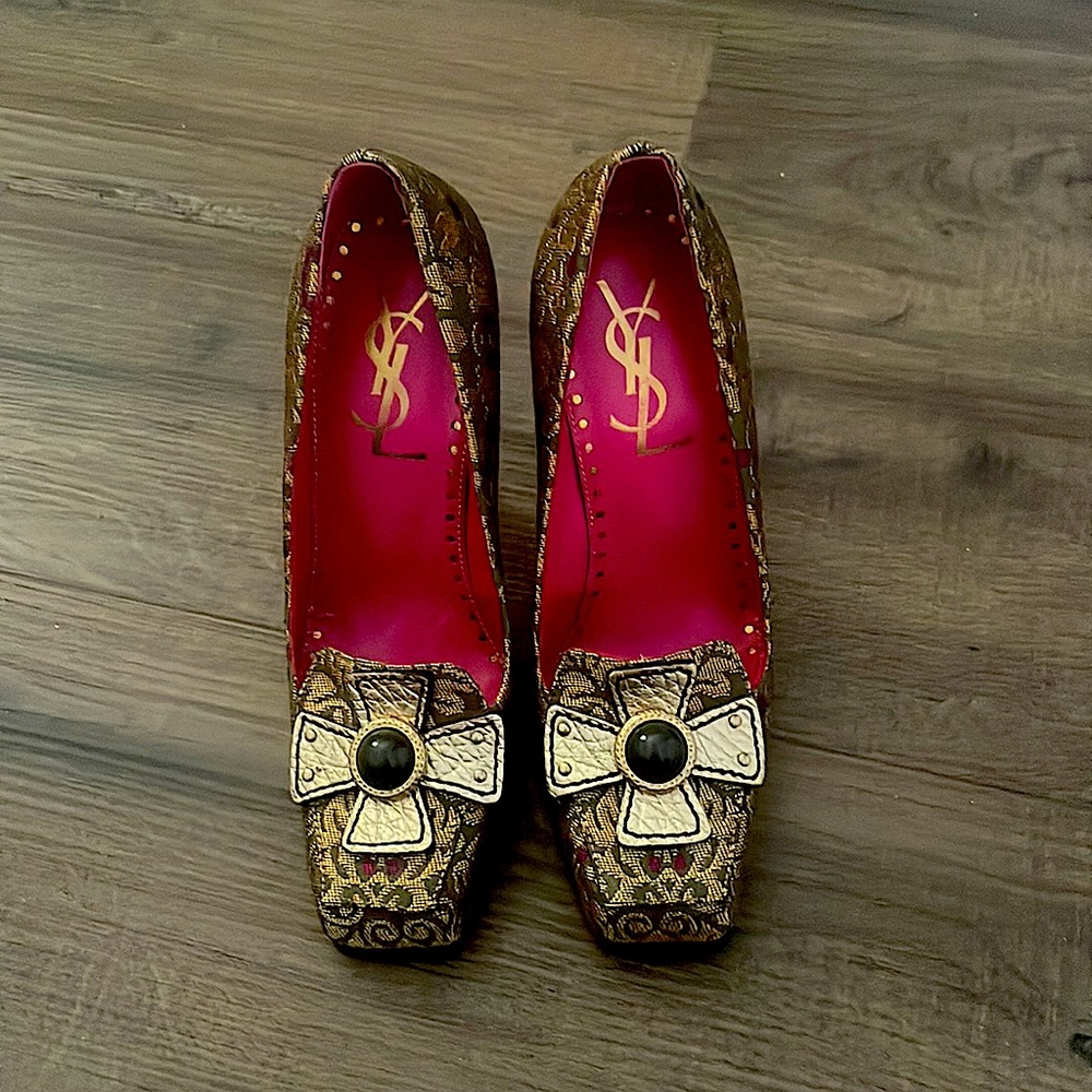 YSL Saint Laurent Vintage Heels. Size 37. New.